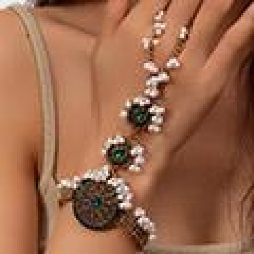 fashion retro flash diamond flowers temperament lady bracelet