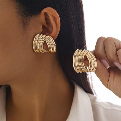 occidental style Irregular Stripe ear stud woman  fashion geometry twining Metal Earringearrings