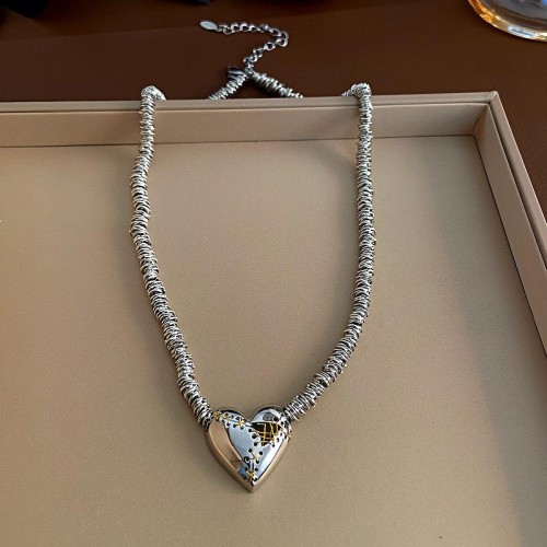 Metal wind chain love necklace woman short style clavicle chain exaggerating