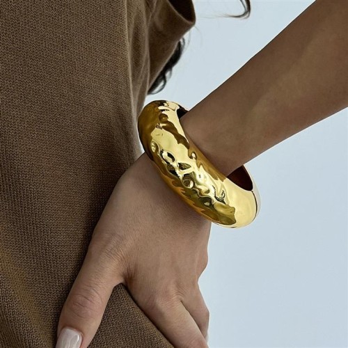 occidental style Metal surface bangle  geometryins wind pattern widthbracle