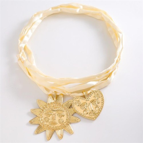  personality trend retro fashion Alloy sun flower pendant love necklace lady samll all-Purpose