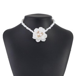  retro romantic three-dimensional flower Pearl necklace  fresh sweet temperame..