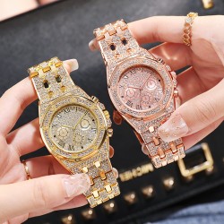 ( Silver)trend fashion steel belt diamond man lady watch fully-jewelled surfac..
