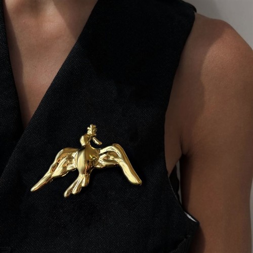 medium wind high fashion temperament vintage stainless steel brooch woman