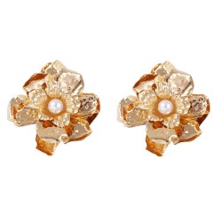 Irregular pattern fashion temperament imitate Pearl Metal flowers exaggerating..