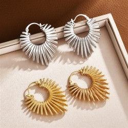 occidental style high temperament hollow love buckle Autumn and Winter new exa..