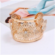 ( Gold)fashion brief flowers embed Rhinestone occidental style retro hollow Metal bangle