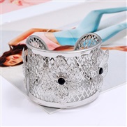 ( Silver Black)fashion brief flowers embed Rhinestone occidental style retro hollow Metal bangle