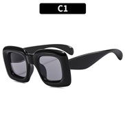 (C  Black frame  gray...