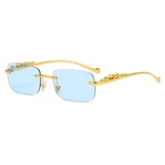 ( gold frame  Lens c)...