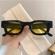 ( Black frame  Lens )...