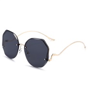 ( gold frame  Black g...