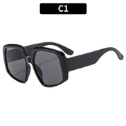 (C  Black frame  gray...