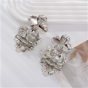 ( Silver)occidental style fashion Metal earrings woman Alloy flowers all-Purpose personality ear stud exaggerating tren