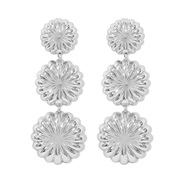 ( White K)E occidental style exaggerating wind flowers earrings  samll fashion trend ear stud woman