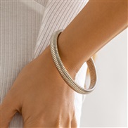 ( 3  White k 2 34)occidental style  brief punk Metal bangle  personality bracelet woman