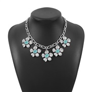 ( White K+ blue)occidental style palace wind creative three-dimensional flowers necklace  retro temperament brief clavi