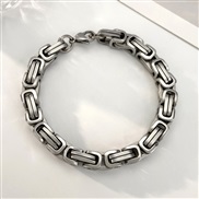 ( 1 / WG 1343)occidental style titanium steel chain man bracelet personality same style geometry silver color bracelet 