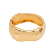 ( Gold)occidental style pattern geometry bangle  Irregular opening width woman