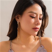 ( Gold 2845)occidental style  temperament diamond claw chain tassel ear stud  fashion Metal snake chain twiningearrings