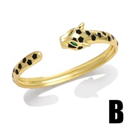 (B) eyes bangle woman...