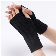 (Free Size )( black) autumn Winter pattern short style woolen man woman knitting warm half sleeves