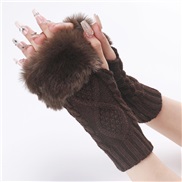 (Free Size )( Brown)rhombus short style glove Autumn and Winter woolen sleeves woman sleeves knitting warm