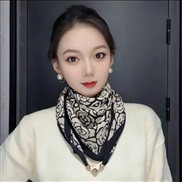 ( tea )autumn fashion trend lady retro print buckle scarf warm Collar