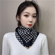 ( houndstooth)autumn fashion trend lady retro print buckle scarf warm Collar