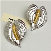 (silvery gold )occidental style exaggerating big leaves unique earrings woman high temperament ear stud