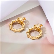 (6 31 C Gold)retro Metal wind geometry Modeling drop Ear clip woman fashion Round drop earrings