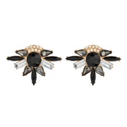 ( black)earrings tren...