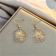 (E1617 2/gold )occidental style brief geometry Round diamond  personality exaggerating hollow flowers earrings