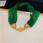 ( necklace  green)Boh...