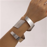 ( 1  White k 2437)occidental style Metal width bangle woman personality punk wind openingracelet